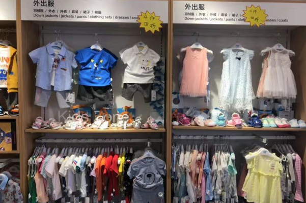 開母嬰店，去嬰兒衣服批發(fā)市場進貨劃算嗎？